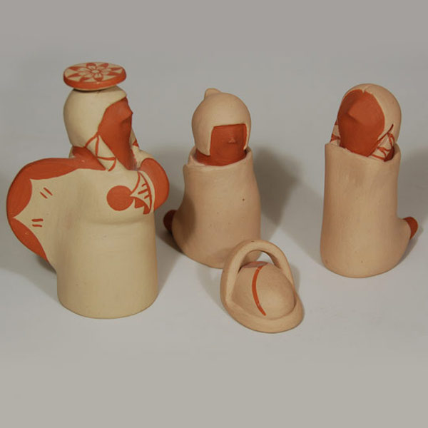 Alma Concha Pottery C3438D